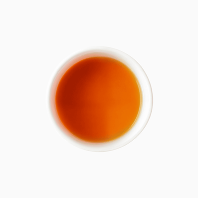 有機紅茶を淹れた水色（明るい紅色のカップ） / Brewed cup of organic Japanese black tea from Kirishima, Kagoshima - 今村茶園